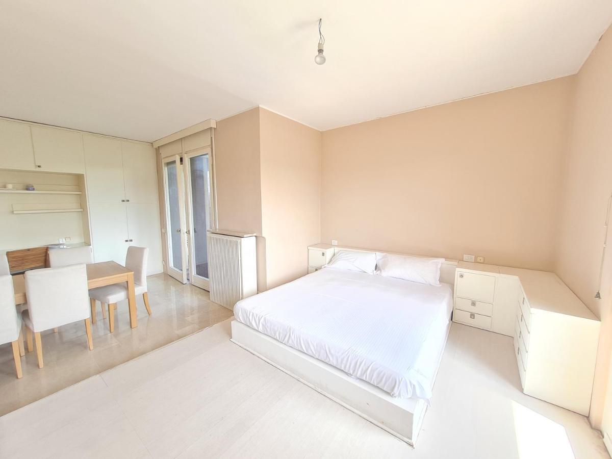 Ottoboni Charme Apartment With Terrace Milano Exterior foto