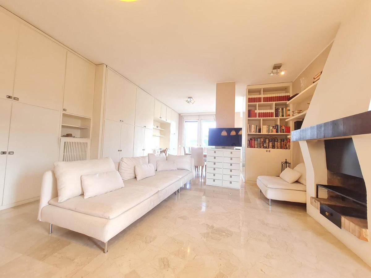 Ottoboni Charme Apartment With Terrace Milano Exterior foto